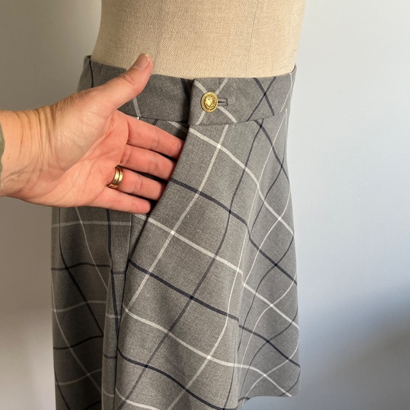 Tommy Hilfiger - Grey Short Checkered Skirt - Picture 4 of 8